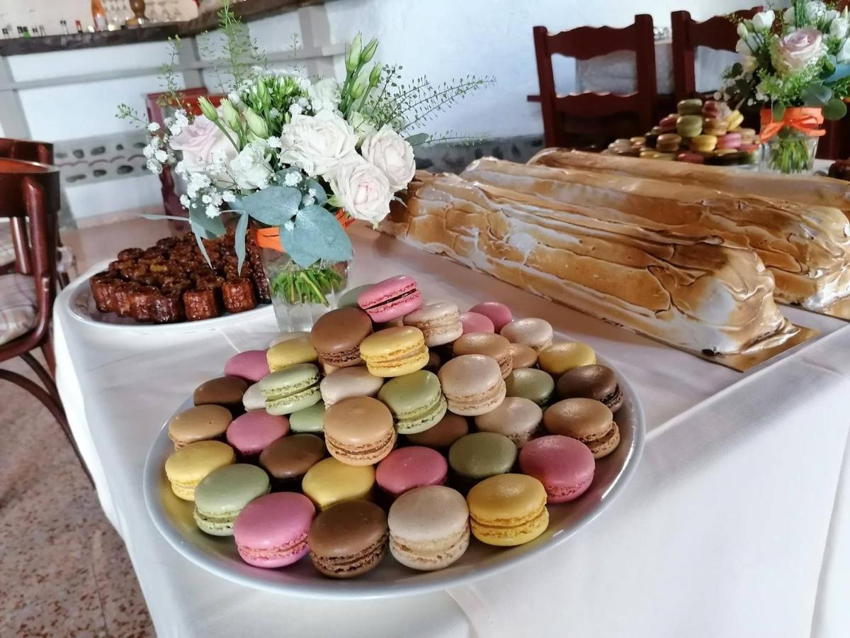 Au Feu De Bois Hotel Amou ภายนอก รูปภาพ