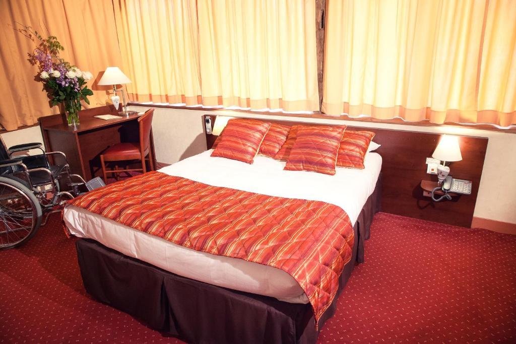 Au Feu De Bois Hotel Amou ห้อง รูปภาพ