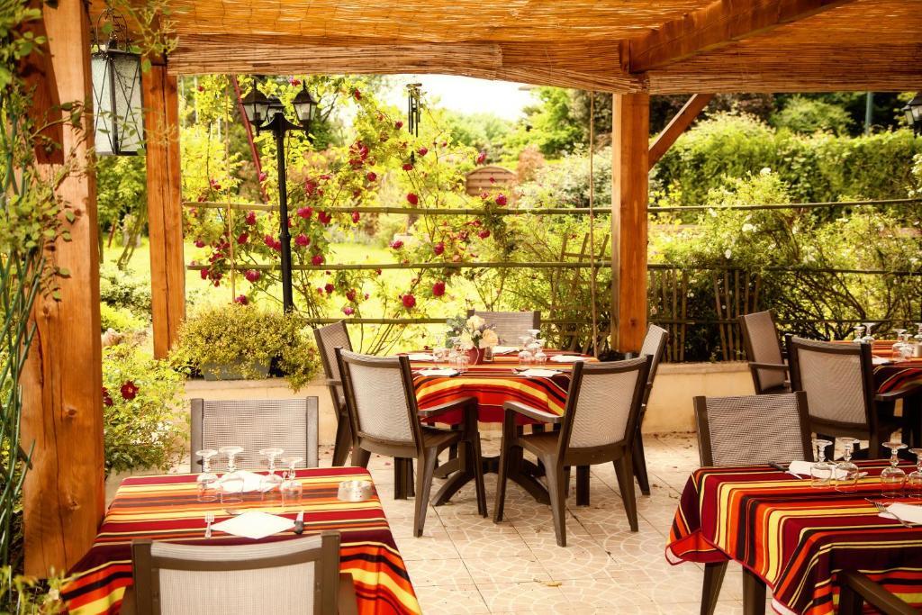 Au Feu De Bois Hotel Amou ภายนอก รูปภาพ