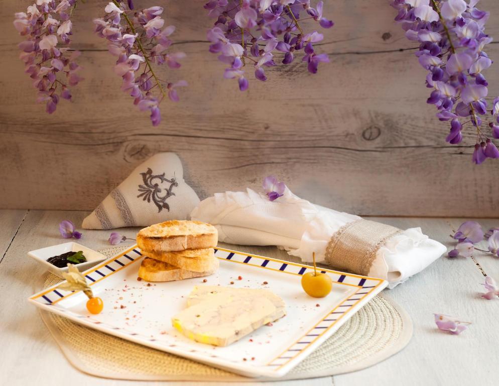 Au Feu De Bois Hotel Amou ภายนอก รูปภาพ